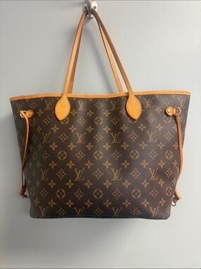 Louis Vuitton Neverful MM Monogram Canvas Tote in Brown and Tan